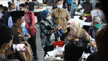 Kejati Kalbar Gelar Bakti Sosial Dengan Operasi Katarak dan Sunatan Massal