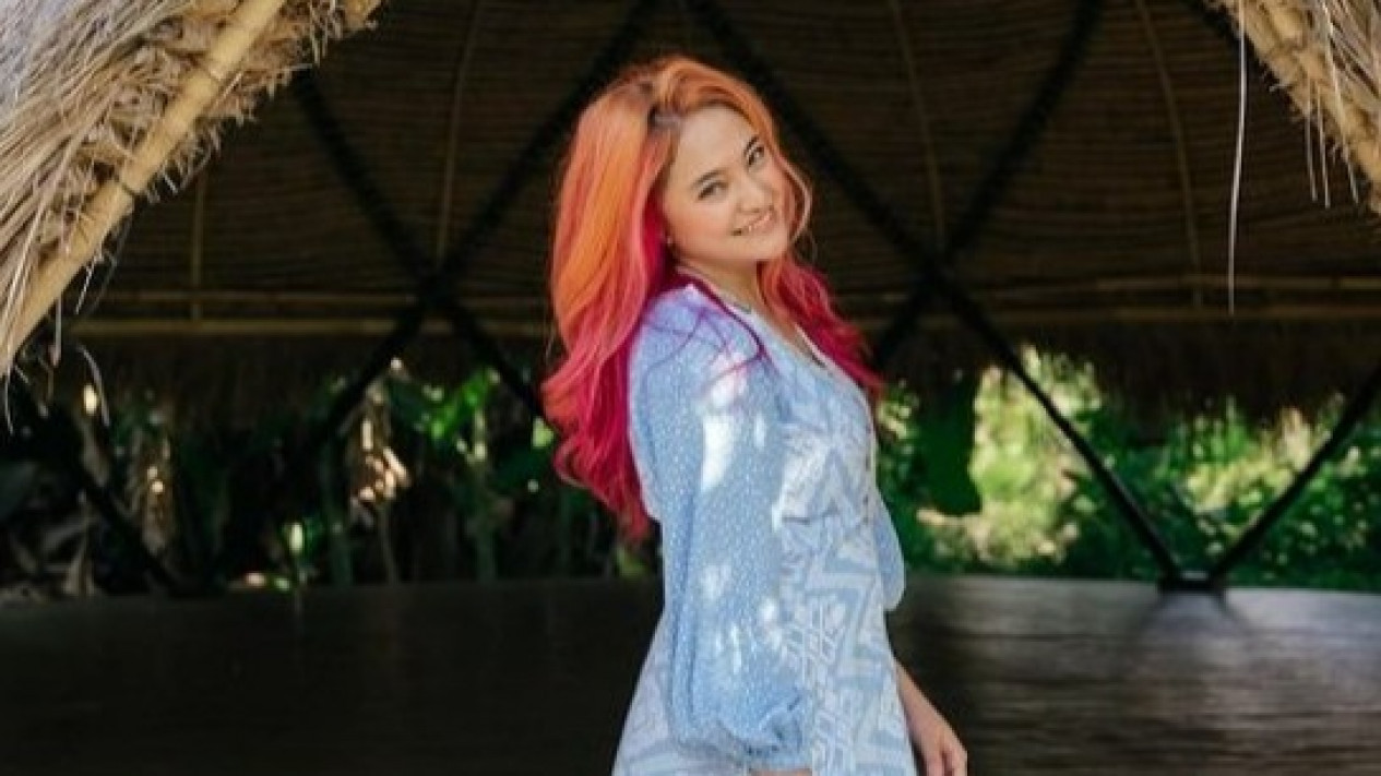 Akui Tengah Mengidap Tumor, Marshanda Bercerita Mengenai Tanda Kematiannya: Dia Ngirim Sebuah Foto
            - galeri foto