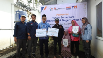 Bakrie Amanah dan Yatim Mandiri Serahkan 13 Huntara ke Penyintas Erupsi Gunung Semeru