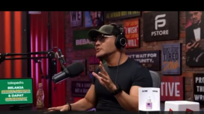 Deddy Corbuzier Diledekin Susi Pudjiastuti Tantang Olahraga Luar Ruangan: Ototnya Memuai