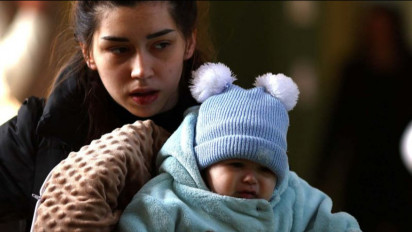 Uni Emirat Arab Kirim Bantuan 27 Ton untuk Pengungsi Ukraina di Polandia