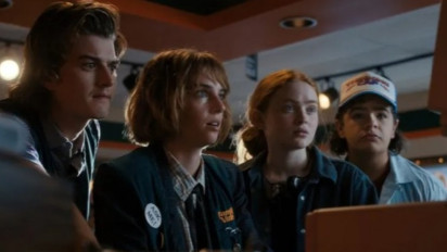 Puncaki Tangga Lagu Inggris, Lagu Lawas Kate Bush Kembali Hits Berkat Serial Netflix Stranger Things