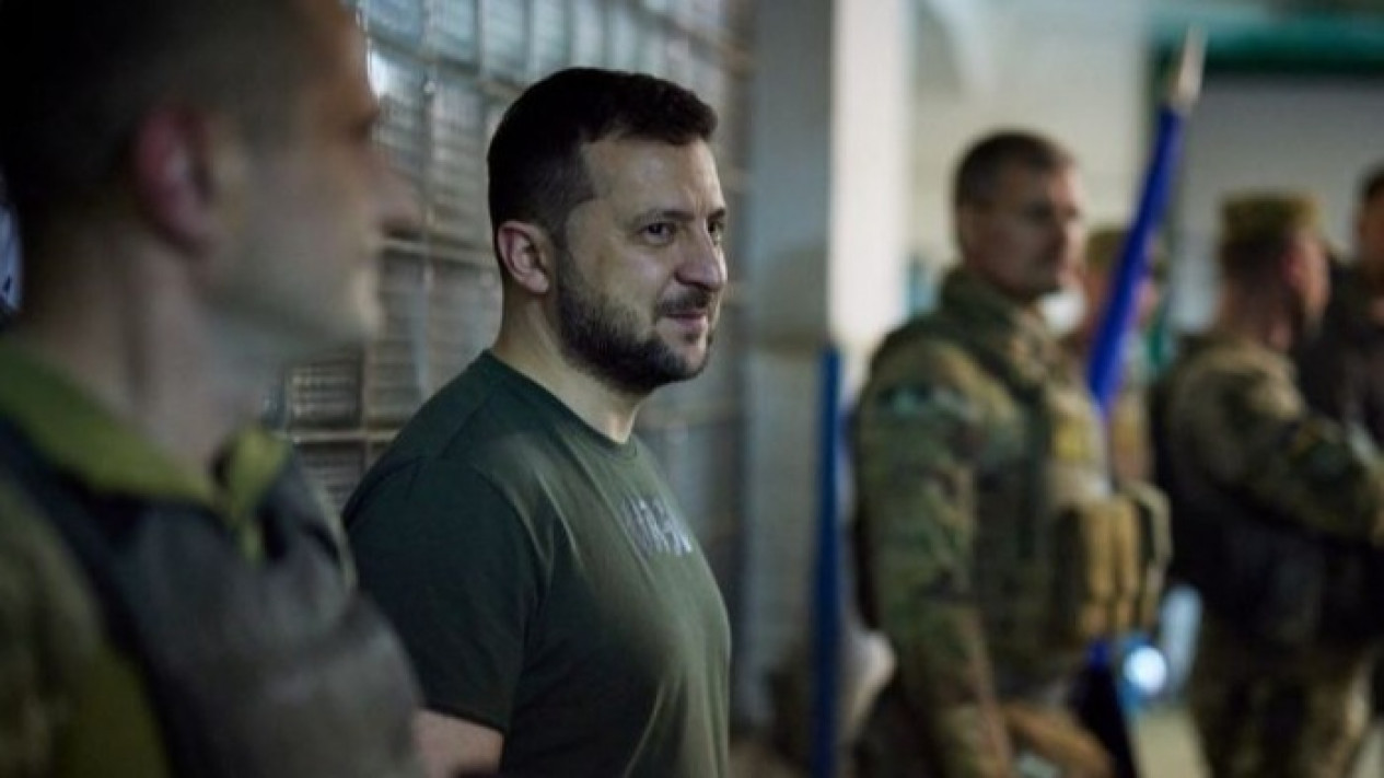 Presiden Ukraina Zelensky dan Jokowi akan Hadiri KTT G7 di Jerman
            - galeri foto