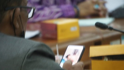 Heboh Anggota DPRD Brebes dari PDIP Buka Video Porno saat Rapat, Cahrudin: Cuma Video 'Semi'
