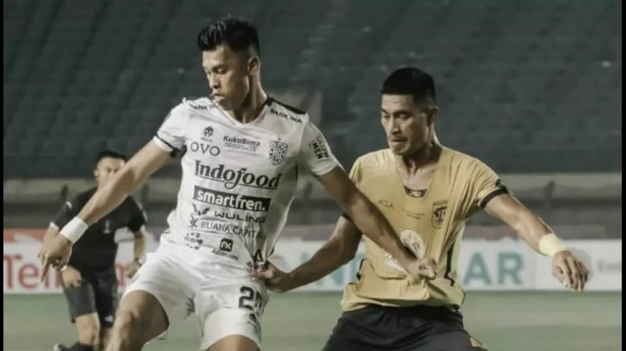 Bali United vs Persebaya: 1-0, Skuad Muda Bajul Ijo Merepotkan sampai Menit Terakhir
            - galeri foto