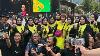 Keren! Grup Qasidah Asal Semarang Nasida Ria Manggung di Jerman, Penonton Bule Ikutan Joget Asik Menikmati Musik