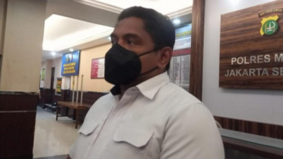 Bungkus Night Volume 2, Polisi Melakukan Pemeriksaan Peserta Sesi Pertama