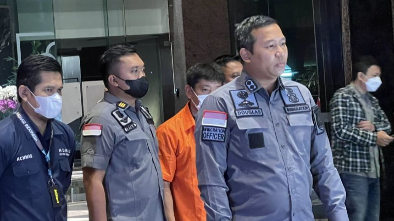 Ditjen Imigrasi Deportasi WN Jepang Buronan Penipuan Bansos Covid-19 di Jepang
            - galeri foto