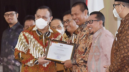Kota Pariaman Raih Penghargaan Peningkatan MCP Tahun 2021 dari KPK