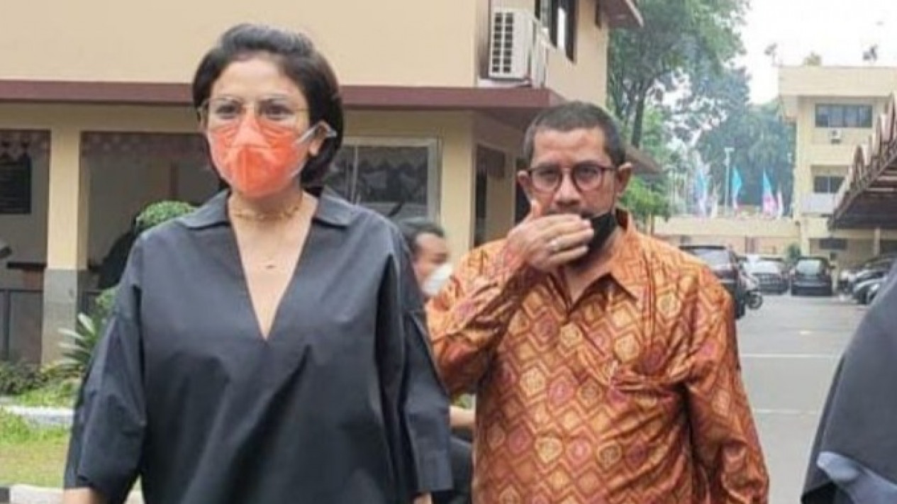 Nikita Mirzani Bersama Kuasa Hukumnya Datangi Mabes Polri, Ada Apa?
            - galeri foto