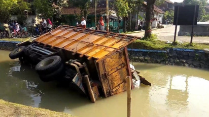 Habis Curi Truk, Pria di Kendal Ini Masuk Sungai Bersama Hasil Curiannya