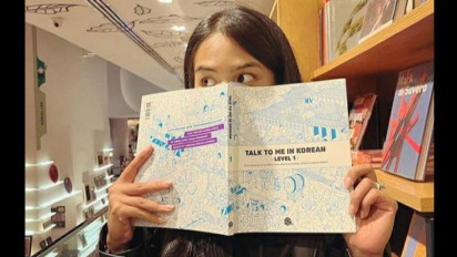 Momen Bulan Madu Maudy Ayunda dan Jesse Choi di Perpustakaan