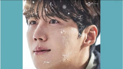 Kim Seon Ho Tampil Kedinginan dalam Poster Drama Terbaru Touching the Void