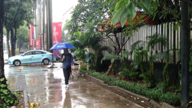 BMKG Memprakirakan Cuaca Sebagian DKI Jakarta akan Diguyur Hujan Ringan pada Jumat Siang hingga Malam Hari
