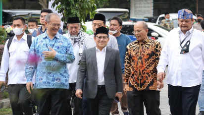 Saling Sindir dengan Yenny Wahid, Cak Imin: Enggak Penting Itu