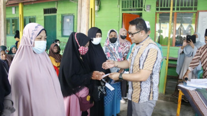 Penyaluran Zakat di Kabupaten Mappi Sasar 76 Pelajar dan Masyarakat