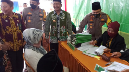 59 Pasangan Dinikahkan Massal secara Sah, Harapannya Miliki Kemudahan dalam Pengurusan Administrasi