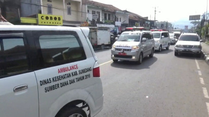 Belasan Ambulans dari Sumedang Jemput Korban Kecelakaan Bus Pariwisata di Tasikmalaya