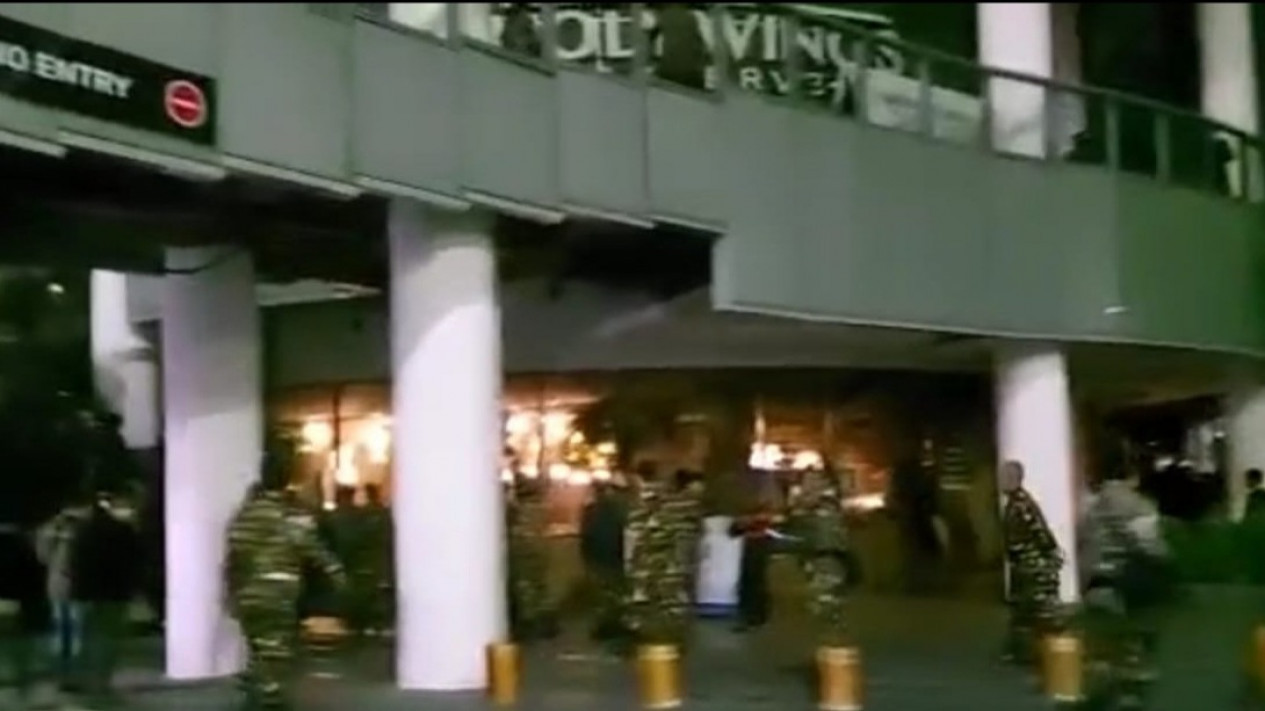 Segel Tiga Outlet Holywings, GP Ansor: Semoga Dapat Hidayah
            - galeri foto