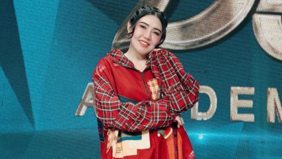 Masih Terparkir di Rumahnya, Via Vallen Perlihatkan Kondisi Mobil Mewahnya yang Dibakar Fans Dua Tahun Lalu