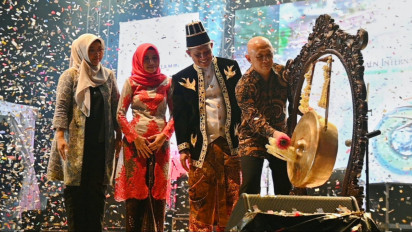 Hilangkan Stigma Kebumen Kabupaten Termiskin, Pagelaran KIE Habiskan Dana 10 Miliar Tanpa APBD