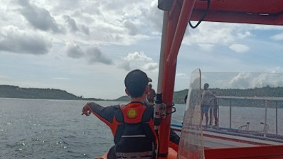 Sampan Dihantam Ombak, Seorang Nelayan Hilang di Perairan Nusa Lembongan