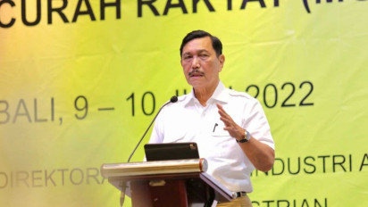 Alasan Beli Minyak Goreng Pakai PeduliLindungi, Luhut: Untuk Kebaikan Bersama