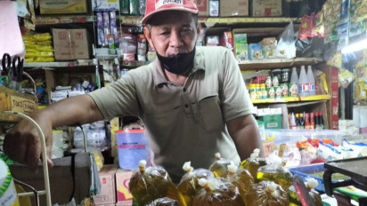 Pasar Slipi Belum Terapkan PeduliLindungi Untuk Pembeli Minyak Goreng Curah