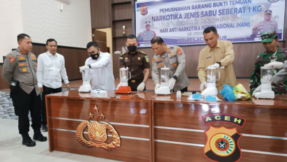 Dihadapan Tersangka, Polres Aceh Timur Musnahkan 1 Kilogram Sabu