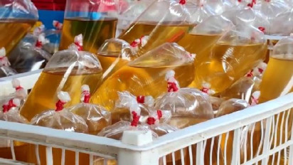 Pedagang dan Pembeli di Bandar Lampung Keberatan Beli Migor Curah Pakai Pedulilindungi