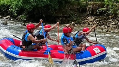 Atlet Club Pandawa Kayak Beri Hadiah Kemenangan untuk HUT Kota Medan Ke-432