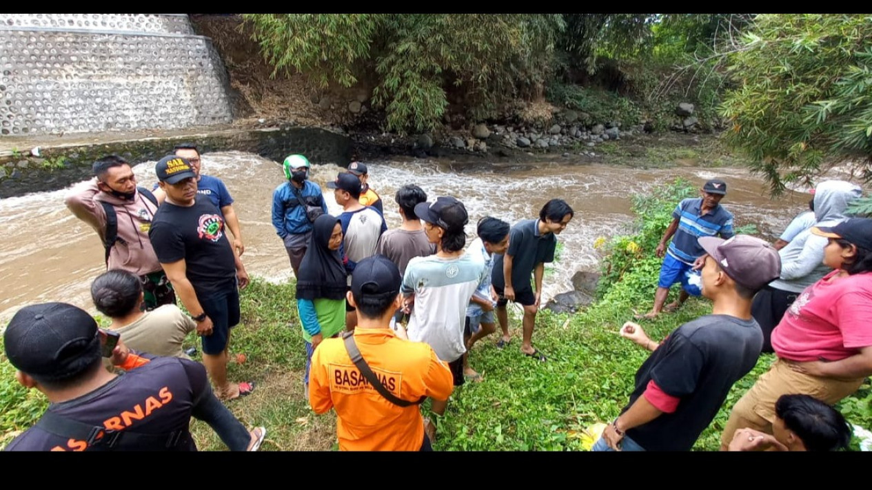 Dua Hari Tak Pulang, Seorang Kakek Diduga Hanyut di Sungai
            - galeri foto