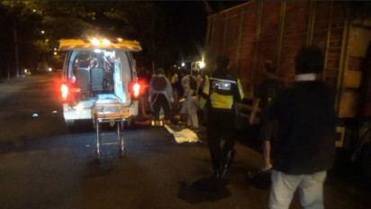 Dua Pengendara Motor Tewas Tabrak Truk Parkir