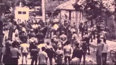 Suasana pengangkatan jenazah korban G30S PKI