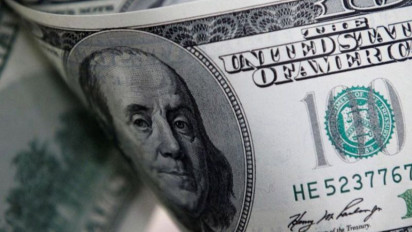 Dolar Tergelincir di Tengah Risiko Resesi Kenaikan Suku Bunga Federal Reserve