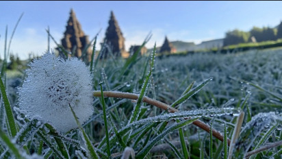 Minus 1 Derajat Celsius, Embun di Dataran Tinggi Dieng Kembali Membeku