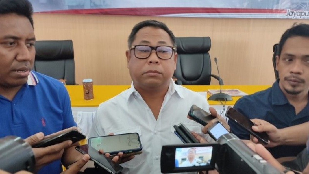 Polisi Tangkap ASN Pemilik 615 Butir Amunisi Untuk KKB
            - galeri foto