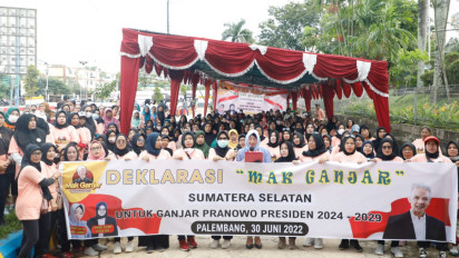 Ratusan Emak - emak Sumsel Deklarasikan Dukung Ganjar Pronowo Jadi Presiden 