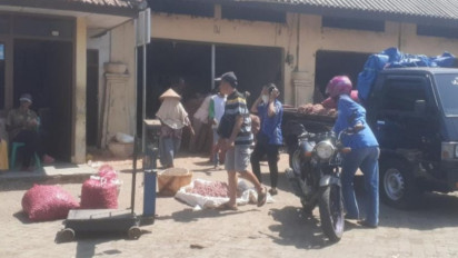Musim Pancaroba, Harga Bawang Merah Melambung, Petani Banjir Rejeki