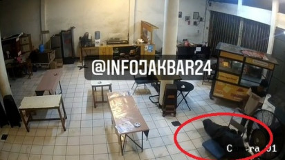Viral Video Seorang Pria Bawa Jenazah Teman yang Ia Bunuh