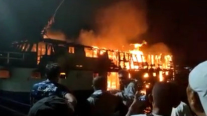 Kapal Motor Harapan Mujur 2 Bermuatan Kopra Terbakar di Pelabuhan Tobelo