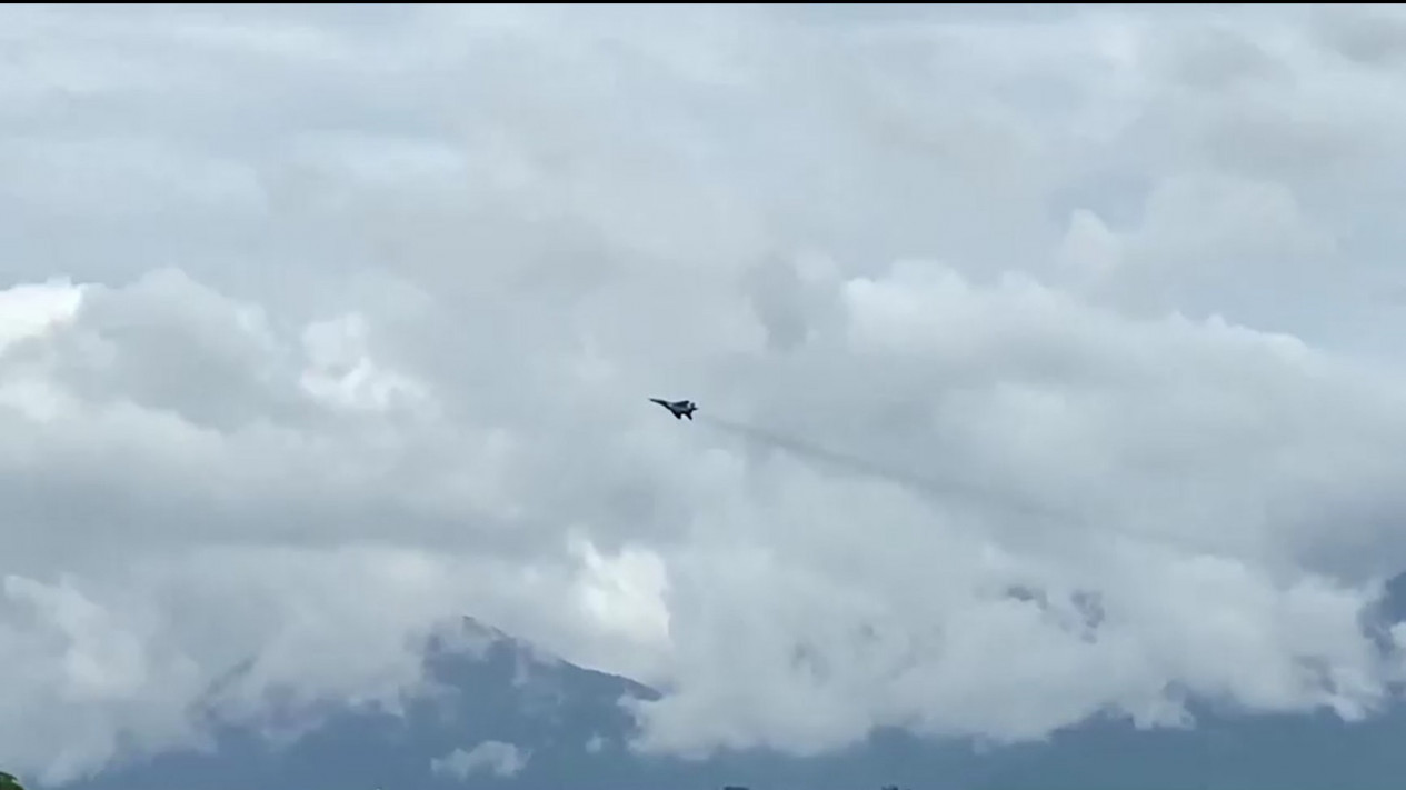 Pemerintah Thailand Kerahkan Pesawat F-16 Usai Jet Tempur Militer Myanmar Langgar Wilayah Udara Saat Operasi
            - galeri foto