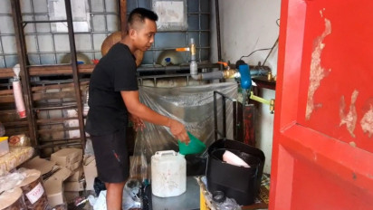 Warga di Kudus Masih Bingung Soal Aturan Beli Minyak Goreng Pakai Aplikasi PeduliLindungi