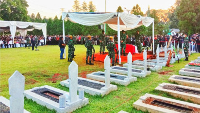 Menteri Pratikno Pimpin Upacara Pemakaman Tjahjo Kumolo di TMP Kalibata