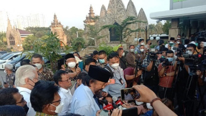 Hadiri Pemakaman Tjahjo Kumolo, Surya Paloh: Saya Kehilangan Seorang Adik