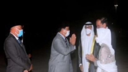 Tiba di Abu Dhabi, Prabowo Ikut Menyambut Kedatangan Presiden Jokowi Di UEA