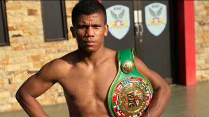 Ongen Saknosiwi Pukul KO Petinju Thailand pada Ronde Kedua