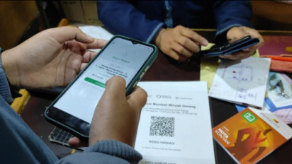 Luhut Minta Sosialisasi Beli Minyak Goreng Curah Via PeduliLindungi Diperpanjang 3 Bulan