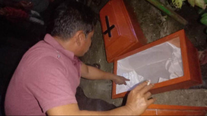 Geger, Belasan Warga Bawa 2 Peti Jenazah ke Makam Sisingamangaraja XII, Tanah Kuburan Dibungkus Kain Putih