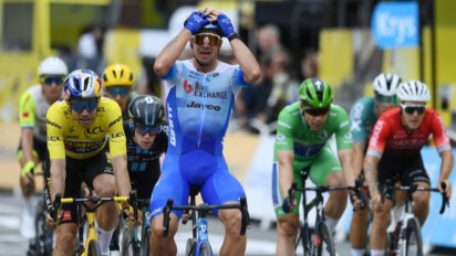 Dylan Groenewegen Juarai Etape Ketiga Tour de France